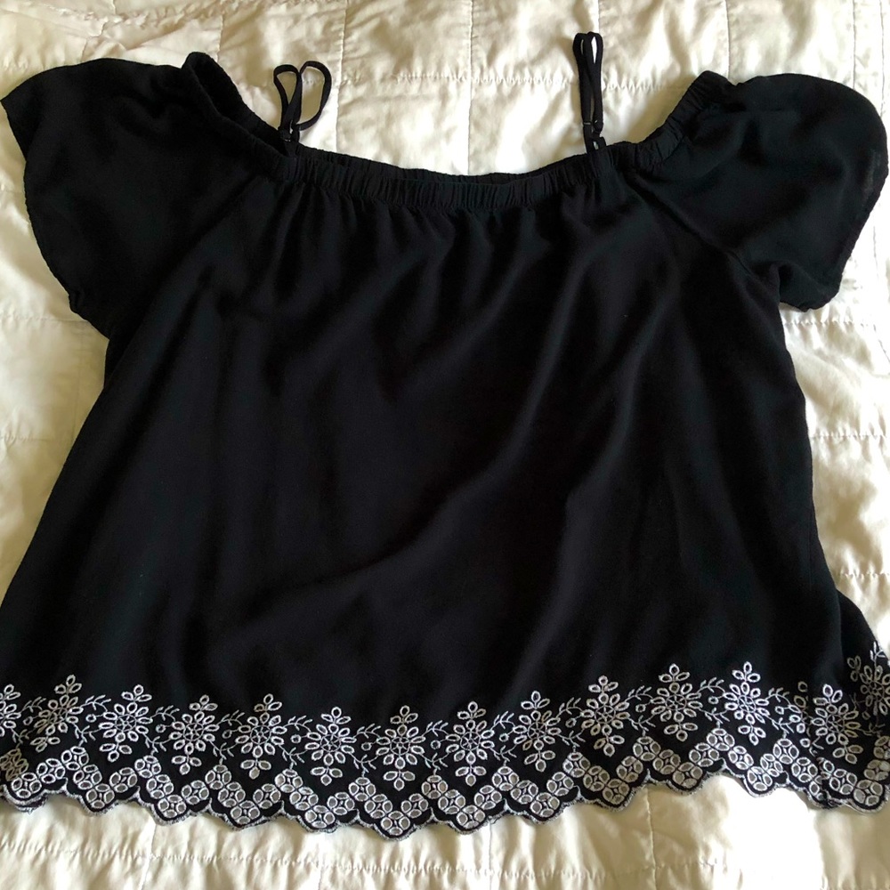 Old Navy XL Black Off the Shoulder Top Lace edge